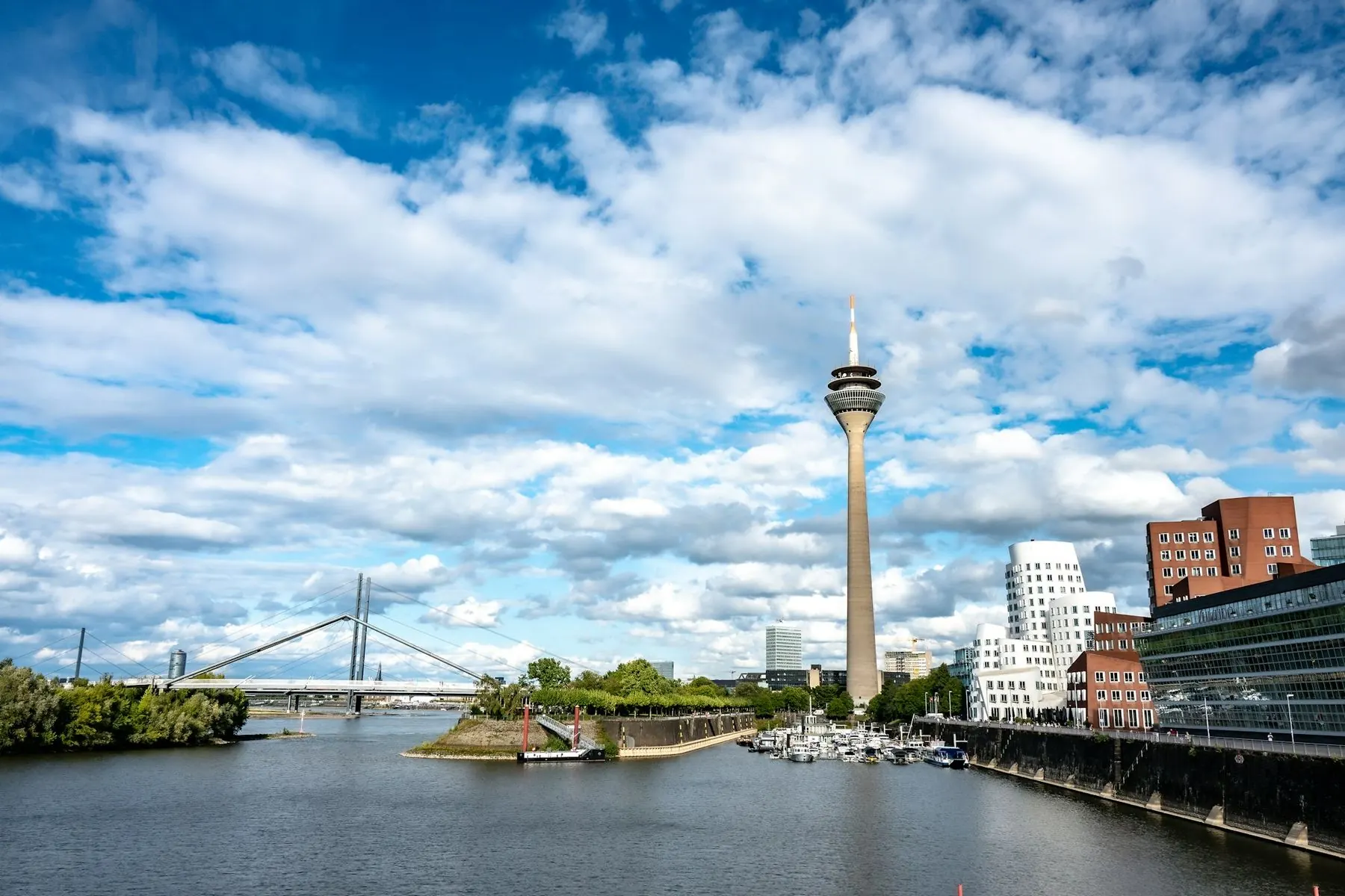 Düsseldorf, Rheinturm and Media Harbour – kasPart Group headquarters